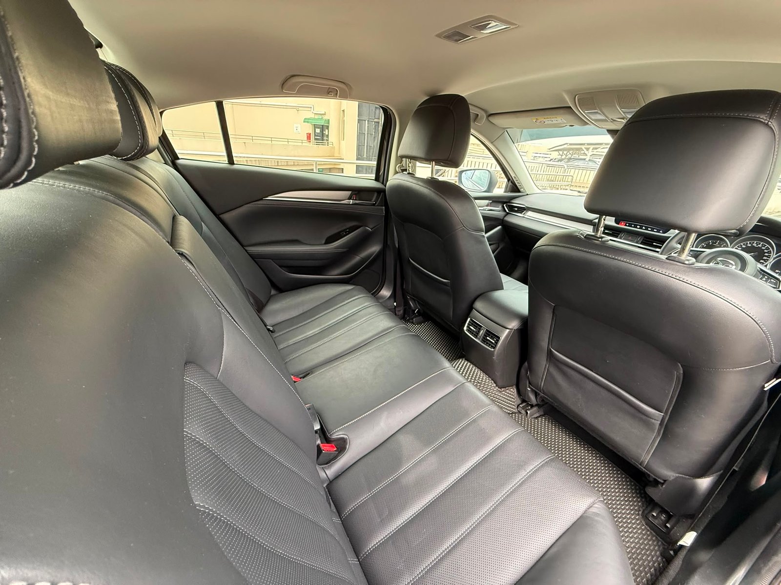 Mazda 6 2.0 Executive photo 8